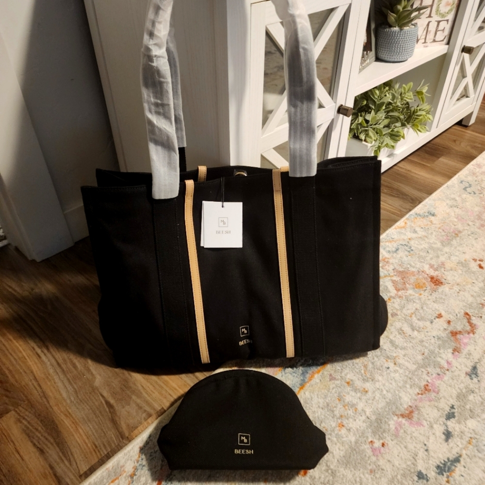 Mina Baie Black and Beige Beesh Tote and cosmetics pouch NWT